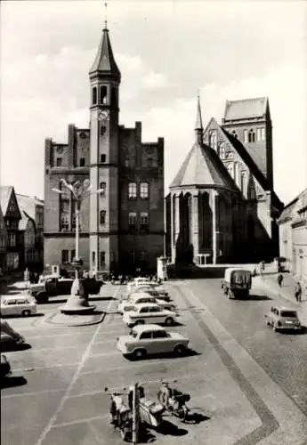 Ak Perleberg in der Prignitz, Großer Markt, Rathaus, Kirche, Parkplatz