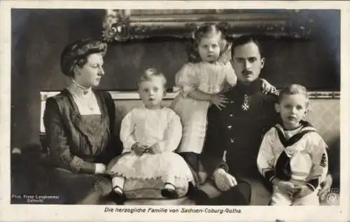 Ak Herzog Carl Eduard von Sachsen Coburg Gotha, Herzogin Victoria Adelheid, Johann Leopold, Sybille