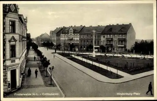 Ak Finsterwalde in der Niederlausitz, Cottbuser Straße, Hindenburg-Platz, Restaurant