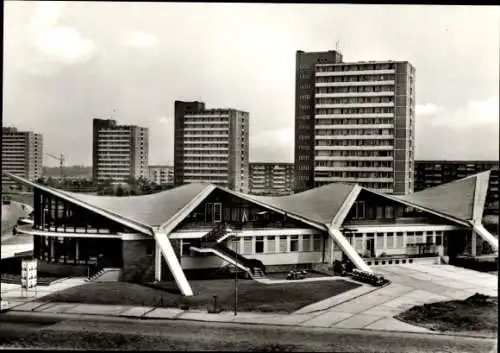 Ak Südstadt Rostock, HO Gaststätte Kosmos, Hochhäuser