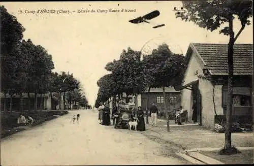 Ak Avord Cher, vue générale de l'entrée du Camp d'Avord, avion