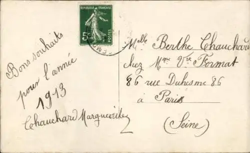 Ak Glückwunsch Neujahr, Dame mit Blumenstrauß, Winterlandschaft