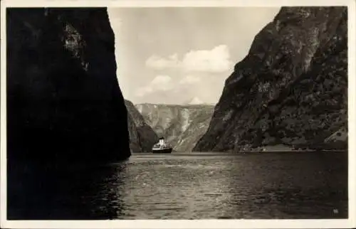 Ak Norwegen, Naerobugten, Fjord, Dampfer