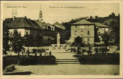 Ak Glashütte in Sachsen, Uhrmacherschule, Brunnen