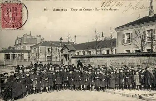 Ak Asnières sur Seine Hauts-de-Seine, Ecole du Centre, Sortie des Garcons