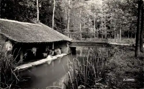 Ak Voulx Seine et Marne, L'Orvanne et le lavoir