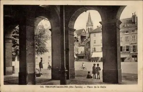 Ak Thonon les Bains Haute Savoie, Place de la Halle