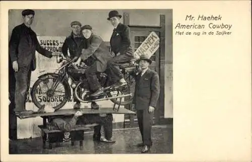 Ak Mr. Haehek, American Cowboy, Met de rug in de Spijker