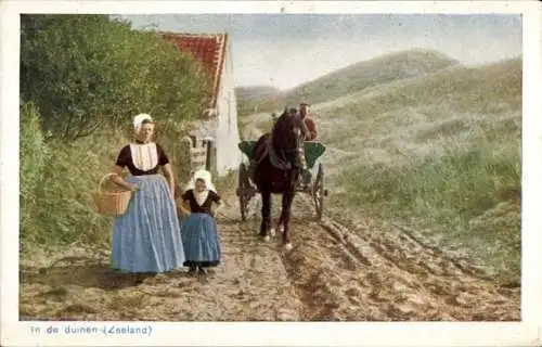 Ak Niederlande, Niederländische Volkstrachten, In de duinen