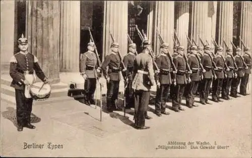 Ak Berlin Mitte, Unter den Linden, Ablösung der Wache