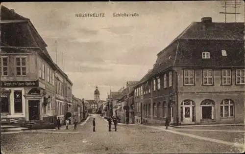 Ak Neustrelitz in Mecklenburg, Schlossstraße