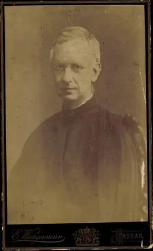 CdV Passau in Niederbayern, Portrait von einem Geistlichen