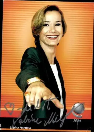 Ak Schauspielerin Sabine Noethen, Standportrait, Autogramm, N24