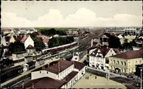 Ak Neumünster in Holstein, Stadtansicht mit Bahnhof, Zug