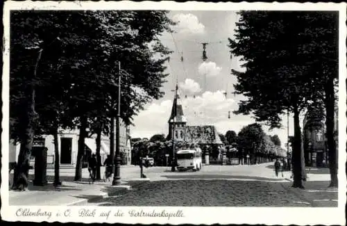 Ak Oldenburg im Großherzogtum Oldenburg, Gertrudenkapelle, Straßenpartie, Bus