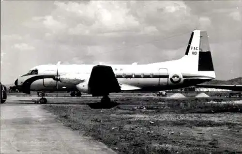 Foto Passagierflugzeug beim Starten, FAC 1101, Flughafen