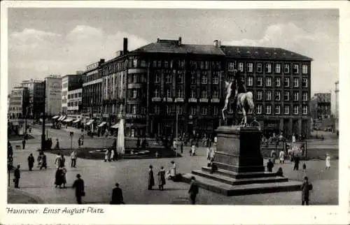 Ak Hannover in Niedersachsen, Ernst August Platz, Denkmal, Wasserspiel