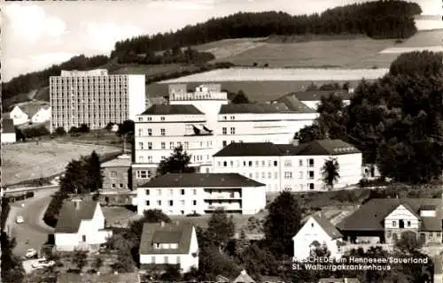 Ak Meschede im Sauerland, am Hennesee, St. Waldburgskrankenhaus