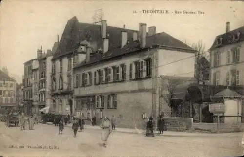 Ak Thionville Diedenhofen Lothringen Moselle, Rue General Pau