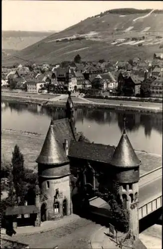 Ak Traben Trarbach an der Mosel, Uferansicht, Tor, Brückenschenke