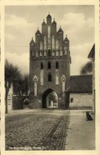 Ak Neubrandenburg in Mecklenburg, Neues Tor