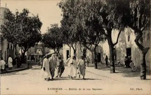 Ak Kairouan Tunesien, Entree de la rue Soussier, indigenens