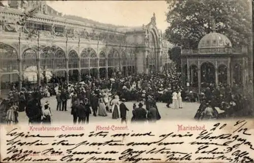 Ak Mariánské Lázně Marienbad Region Karlsbad, Kreuzbrunnen Colonnade, Abendkonzert