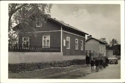 Ak Wyborg Wiborg Viipuri Russland, Straßenpartie, Passanten, Häuser