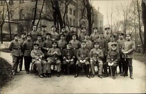 Foto Ak Hannover in Niedersachsen, Garnisonslazarett, Deutsche Soldaten in Uniformen