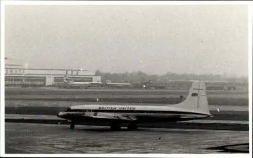 Foto Britisches Passagierflugzeug, British United, G-AP Britannia