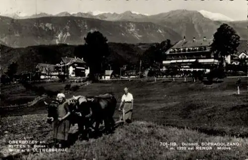 Ak Oberbozen Oberbozen Ritten Südtirol, Ultnerberge, Bauernpflügen Feld