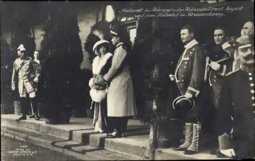 Ak Herzog Ernst August von Braunschweig, Herzogin Viktoria Luise, Bahnhof Braunschweig, Liersch 4511