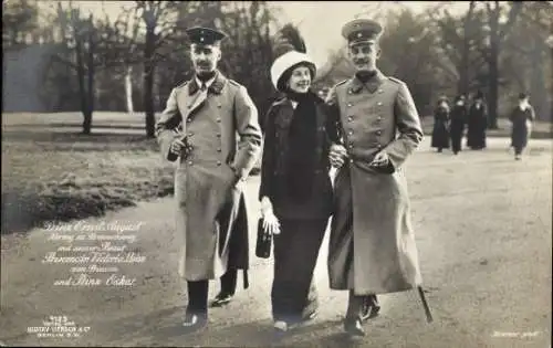 Ak Prinz Ernst August von Braunschweig, Prinzessin Victoria Luise von Preußen, Prinz Oskar