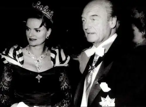 Foto Ak Fürst Philipp Ernst zu Schaumburg Lippe, Gloria von Thurn und Taxis