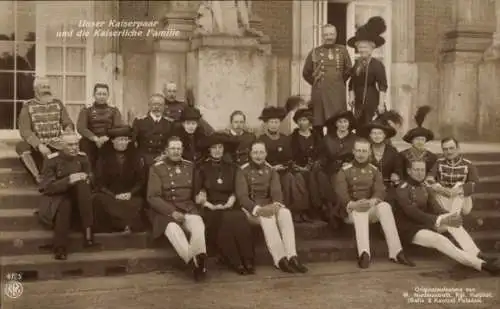 Ak Kaiserpaar mit der kaiserlichen Familie, Kaiserin Auguste Viktoria, Kaiser Wilhelm II