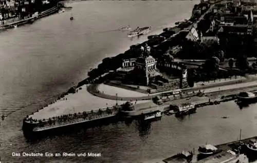 Ak Koblenz am Rhein, Deutsches Eck an Rhein u. Mosel, Fliegeraufnahme