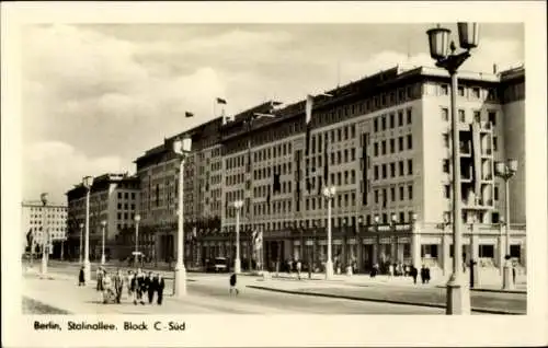 Ak Berlin Friedrichshain, Stalinallee, Blick auf Block C-Süd