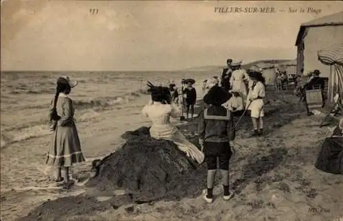 Ak Villers sur Mer Calvados, sur la Plage, Kinder