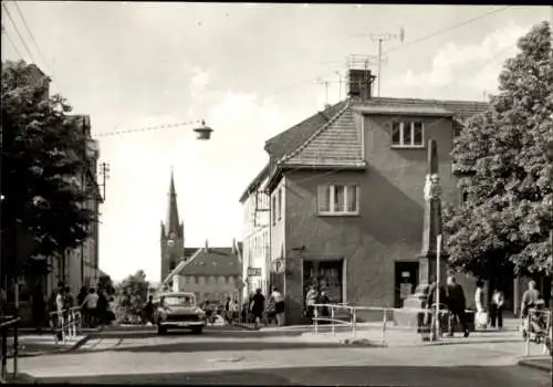 Ak Leisnig in Sachsen, Friedrich-Engels-Straße, Denkmal, Kirche