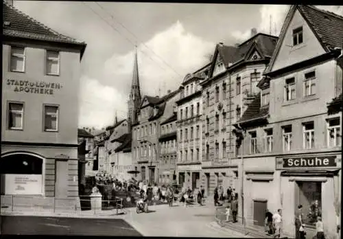 Ak Altenburg in Thüringen, Topfmarkt, Schuhgeschäft, Stadt- und Löwen-Apotheke, Passanten