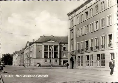 Ak Dessau in Sachsen Anhalt, HO Gaststätte Parkcafé