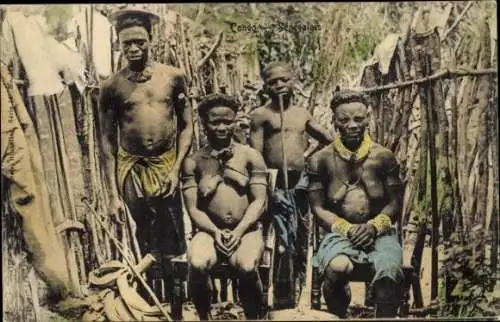 Ak Afrika, Afrikaner, Gruppenfoto, Barbusige Frauen