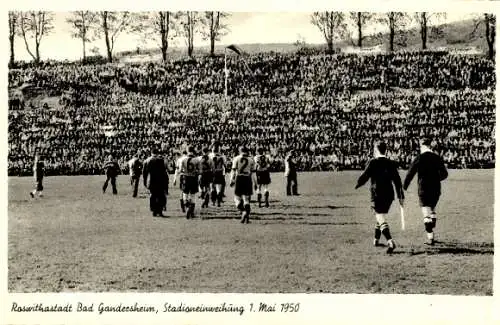 Ak Bad Gandersheim am Harz, Stadion, Einweihung 1. Mai 1950, Fußballmannschaften