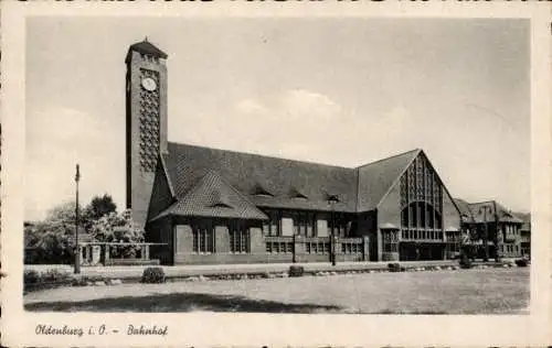 Ak Oldenburg in Oldenburg, Bahnhof, Außenansicht