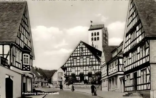 Ak Bad Fredeburg Schmallenberg im Sauerland, Straßenpartie