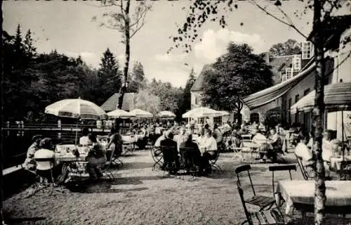 Ak Leopoldstal Horn Bad Meinberg in Lippe Teutoburger Wald, Waldhotel Silbermühle, Terrasse