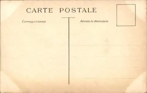 Künstler Ak Mann liest Frauen ein Gedicht vor