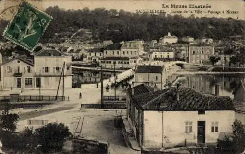 Ak Saint Mihiel Meuse, Entree de la Ville, Passage a Niveau