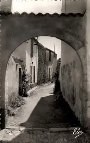 Ak Île de Ré Charente-Maritime, Eine hübsche Gasse