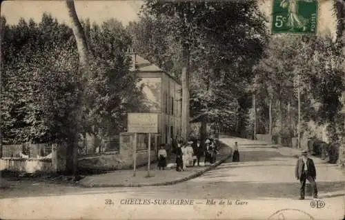 Ak Chelles Seine et Marne, Rue de la Gare